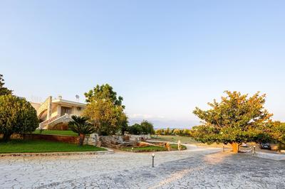 Chelonaria Garden Getaway - Coastal Sea Serenity