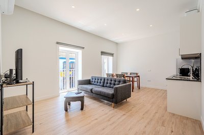 Downtown 1 Bedroom Apartment E