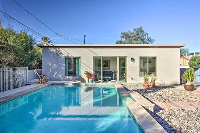 < 3 Mi to U of A: Poolside Oasis in Tucson!