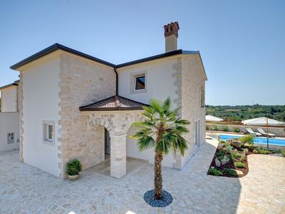 Beautiful Villa With Garden, Private Heated Pool, Whirlpool, Sauna, Near Rovinj