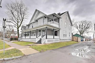 Niagara Falls Townhome: Near Wineries!