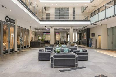 Central and Spacious 1 Bedroom Flat With Swimming Pool