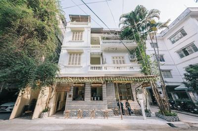 UNIQUE Creative Apartment w ROOFTOP Garden