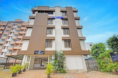 Fabhotel Panchsheel Crown