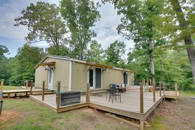 Buchanan Home w/ Deck, 4 Mi to Paris Landing!