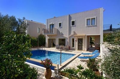 Villa Pinelopi With 2 Bedrooms and 3 Bathrooms