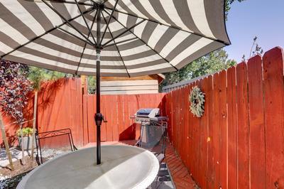Hot Tub & Grill: Pet-friendly Apt, Walk to Midtown