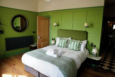 The London And Paris Hotel