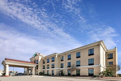 Holiday Inn Express & Suites Floresville by IHG