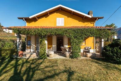 Maison Jaune by Wonderful Italy