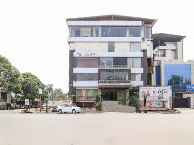 OYO 3683 De Global Park