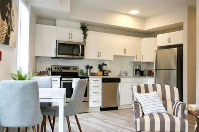 Modern 2bedroom Condo Great Location Coffee Wifi