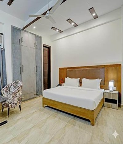 Fabhotel Royale 19