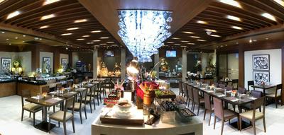 Golden Prince Hotel and Suites