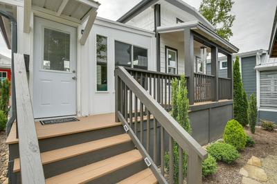 Chic Flat Rock Tiny Home: Pool Access!