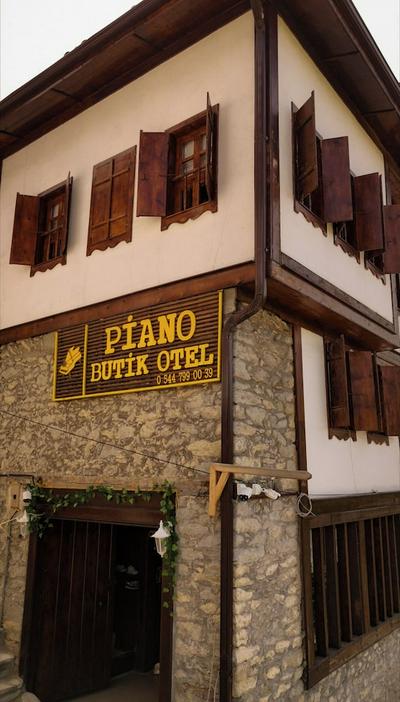 Konak Piano