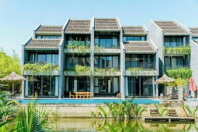 Gold Riverside Apartment & Villa