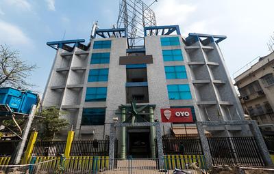 OYO 759 Hotel Rock Star