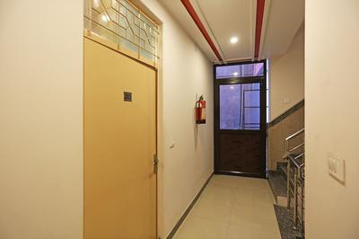 OYO 11384 Hotel Diamond Star