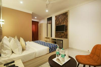 Hotel Almora Delhi Airport