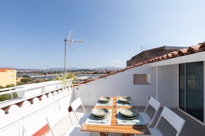Romantic Apartment With Terrace by Wonderful Italy