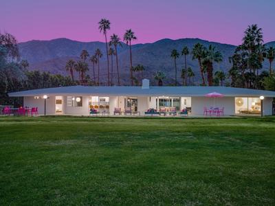 Pretty in Pink at Indian Canyons