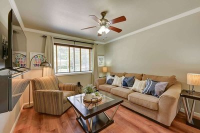 The Homestead - Luxury-cozy 2BR Apartments Near SFA & Historic Downtown Nacogdoches