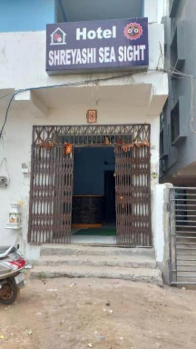 Goroomgo Shreyashi Sea Sight Puri