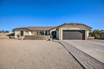 3 Mi to Westgate: Desert Home w/ Hot Tub in Peoria