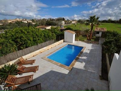 Llubi Pool and Views