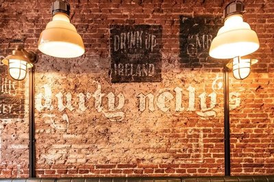 Durty Nelly's - Hostel