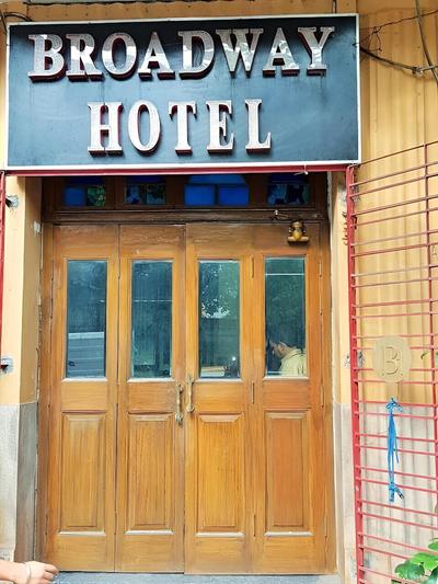 Broadway Hotel