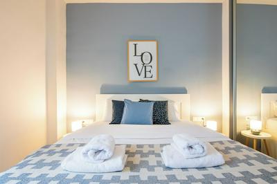 The Beatles 2-BR Apartment in Athens