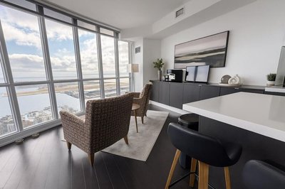 Iceboat Elegance Suites