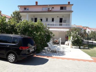 Charming Palit Kroatien Holiday House With Garden