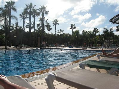 Sunny, Cosy Apartment on Ist Floor of Holiday Complex