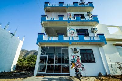 OYO 10682 Hotel Blue Lotus