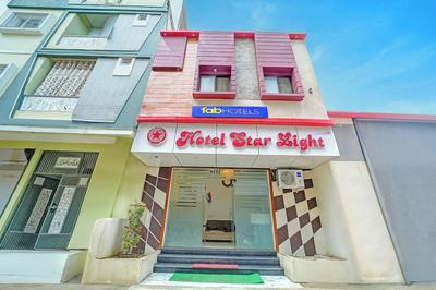 Fabhotel Starlight Inn