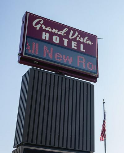 Grand Vista Hotel
