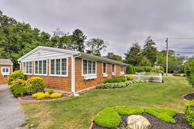 Charming Hyannis Cottage: 1 Mi to Beach!