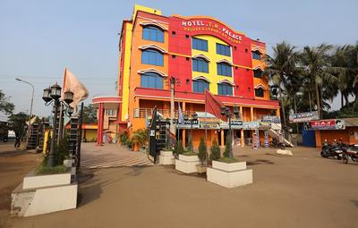 OYO 25006 Hotel Tr Palace
