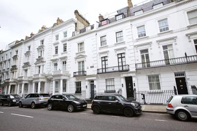 A Place Like Home - Two Bedroom Apartment in Knightsbridge