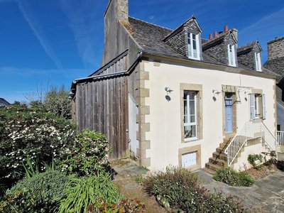 Holiday Home in Locquirec Near Sandy Beach