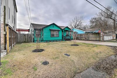 Houston Heights Bungalow - 6 Mi to Downtown!