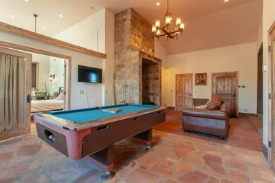 14 Guests 5BR 2BA Game room and Living