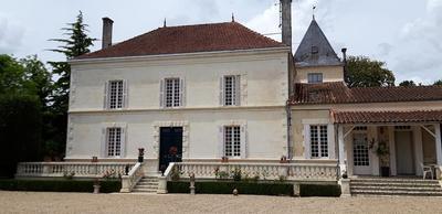 Le Logis Des Bessons