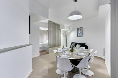Superb Parisian Apartment / Pere Lachaise