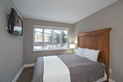 Whistler Village -walk to Lifts-views of Village, Φωτογραφία 2