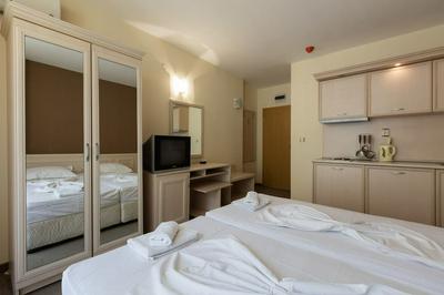 Quiet Studio with Kitchen & Balcony