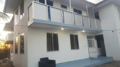 Uroa White House Inn